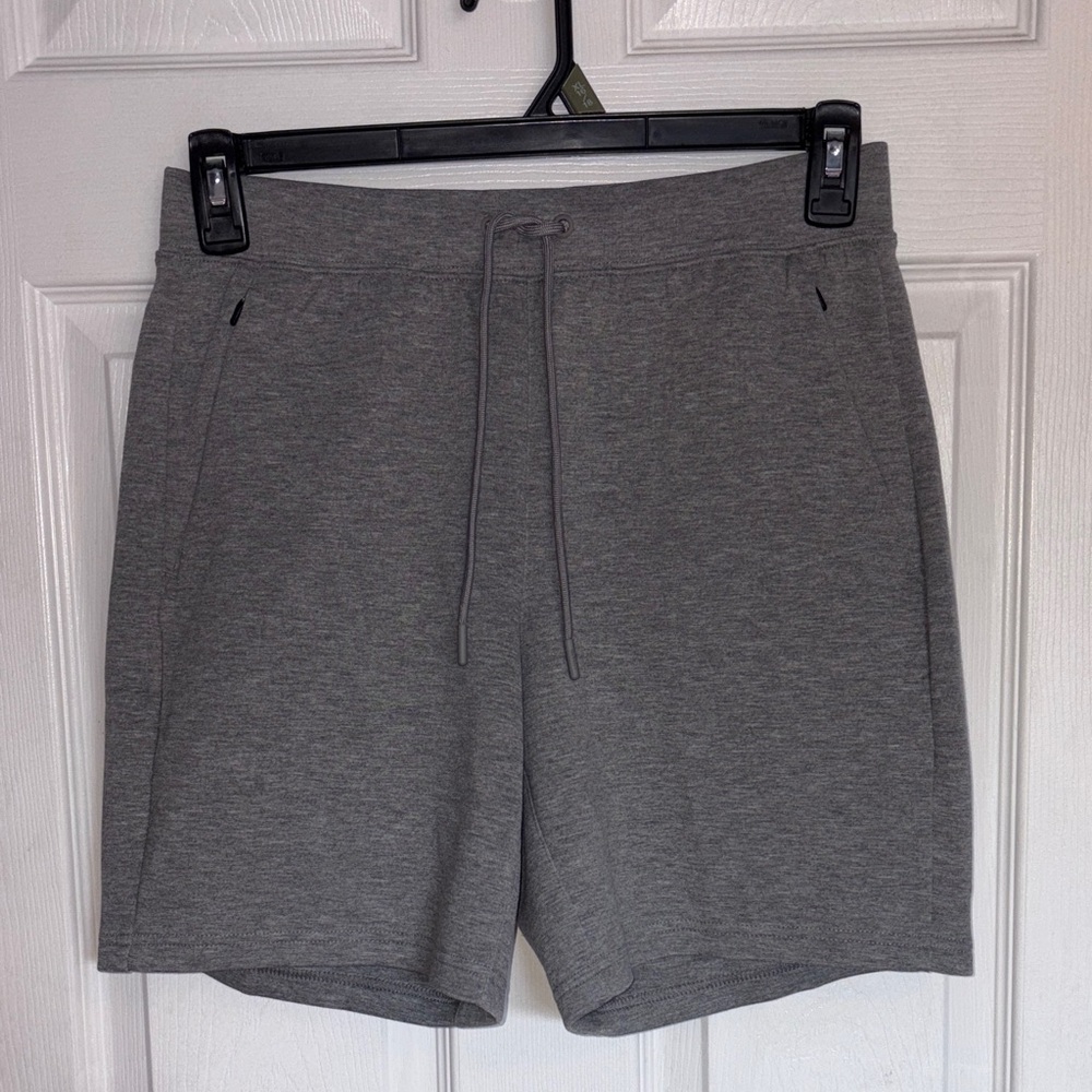 VRST Men's Athletic Shorts in Heather Gray NWT
